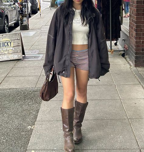 Tall Boots Shorts Outfit, Long Boots With Shorts, Brown Buckle Boots Outfit, How To Style Brown Shorts, Brown Boots Outfit Aesthetic, Short And Boots Outfit, Shorts With Knee High Boots, Styling Brown Boots, Shorts And High Boots