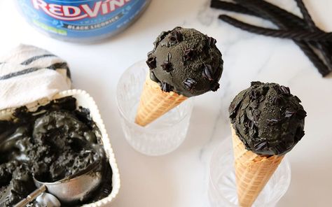 Liquorice Recipes, Licorice Ice Cream, Ice Creamery, Delicious Ice Cream, Red Vines, No Churn Ice Cream, Black Licorice, Awesome Recipes, Ice Cream Treats