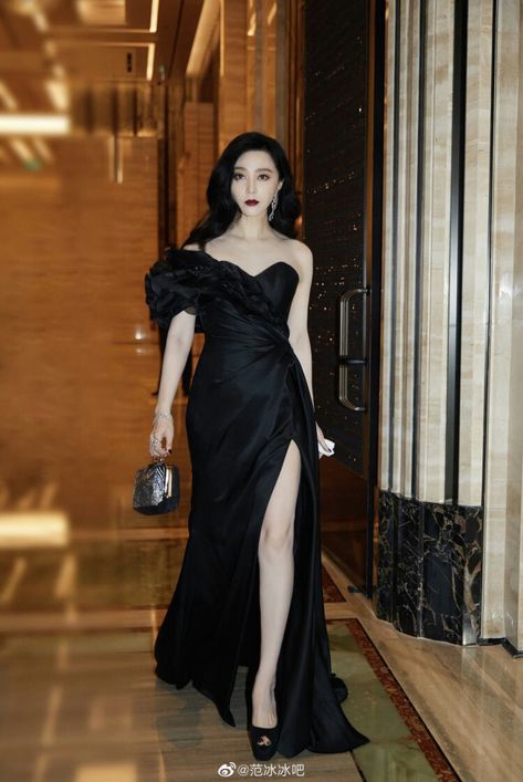 Fan Bingbing Dress, Fan Bingbing Style, Essence Types, Bingbing Fan, Fan Bing Bing, Ralph Russo Couture, Fan Bingbing, Ralph Russo, Elizabeth Banks