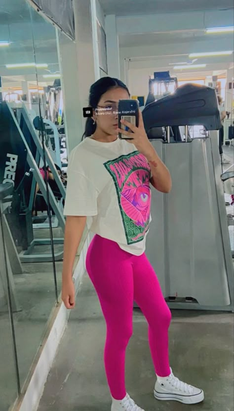 Lavender Leggings Outfit Casual, Pink Leggings Gym Outfit, Light Green Leggings Outfit, Gym Leggings Outfit Casual, Outfits Para Gym, Pink Gym Leggings, Baggy Tshirt Outfit, Green Leggings Outfit, Gym Leggings Outfit