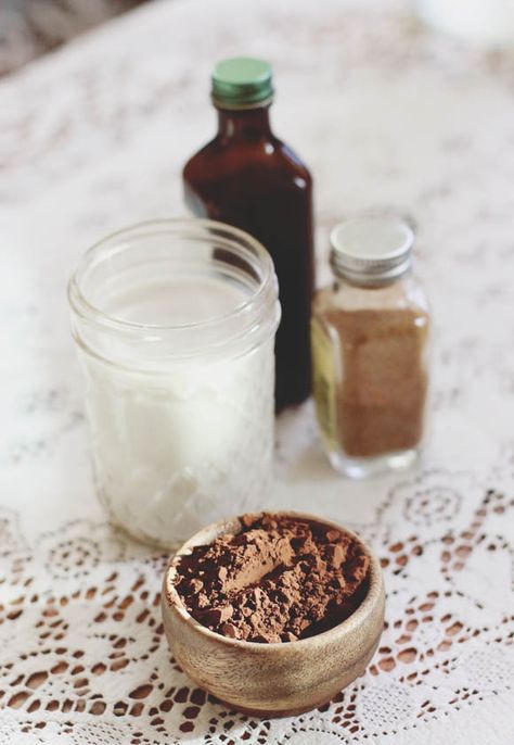 Coffee Alternatives Cacao Drink, Maca Recipes, Cacao Latte, Cacao Coffee, Coconut Oil Coffee Recipe, Coffee Alternative Healthy, Free People Fashion, Coconut Oil Coffee, Coconut Benefits