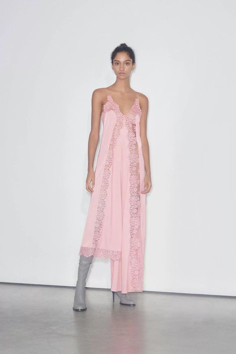 Stella McCartney Fashion Show Design, Show Design, Stella Mccartney Dresses, Maxi Slip Dress, Fashion 2018, Fashion Show Collection, Looks Style, Pre Fall, Beautiful Fashion