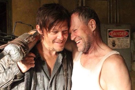 Daryl and Merle ريك غرايمز, Merle Dixon, Michael Rooker, Walking Dead Daryl, Walking Dead Cast, The Walking Dead Tv, Dead Zombie, Fear The Walking, Carl Grimes