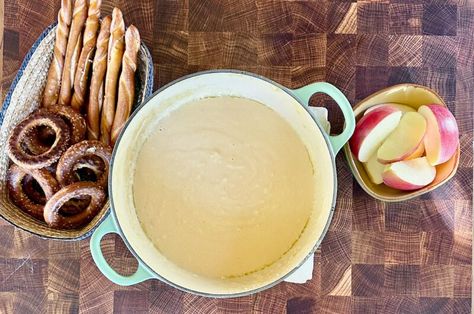 Hard Cider Cheese Dip Apple Cider Dip, Creamy Cheese Dip, Dip For Pretzels, Tailgate Appetizers, Fall Dip, Hard Apple Cider, Pretzel Dip, Beer Cheese, Hard Cider