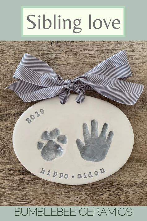 Clay Handprint, Baby Christmas Crafts, Baby Footprint Art, Boy And His Dog, Handprint Ornaments, Baby Art Projects, Baby Handprint, Footprint Art, Foot Print