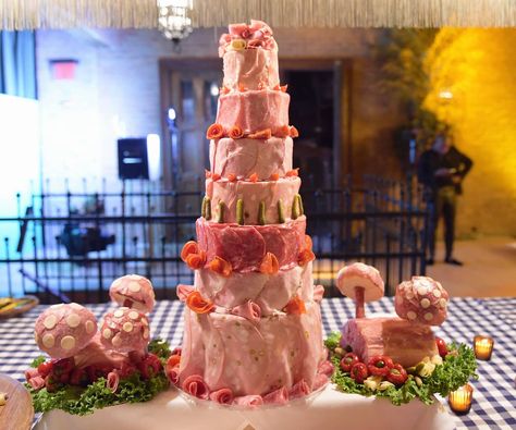 Meat Cakes Are A Thing Now, Photos To Prove It Japanese Yakiniku, Yakiniku Restaurant, Meat Cake, Cheese Wedding Cake, Meat Restaurant, Restaurant Drinks, Cake Wraps, Protein Cake, Backyard Weddings