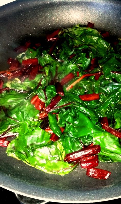 The top greens of beets are an excellent source of carotenoids, flavonoid antioxidants, and vitamin A.  The greens actually contain these c... Beet Leaves Recipe, Beet Stems, Beet Leaf Recipes, Beet Green Recipes, Sauteed Beet Greens, Cooking Beets, Fresh Beets, Beet Recipes, Sandwich Ingredients