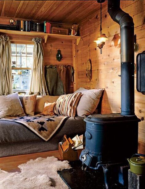 Sweet one room at the rustic cabin Blinds Modern, Cabin Living, Little Cabin, Wooden Blinds, Cabins And Cottages, A Log, Cabin Life, Cozy Cabin, Rustic Cabin