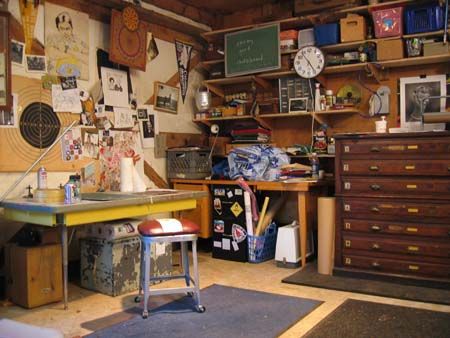 Screen print studio | Flickr - Photo Sharing! Arts Storage, Aesthetic Screen, Screen Printing Shops, Screen Printing Studio, Home Studio Ideas, Design Studio Workspace, Printing Studio, Basement Studio, Studio Layout