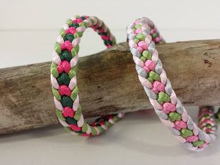 Woolish: Kumihimo Kumihimo Patterns, Paracord Bracelet Diy, Kumihimo Bracelets, Daisy Pattern, Paracord Bracelets, Braided Bracelets, Paracord, Diy Bracelets, Embroidered Friendship Bracelet