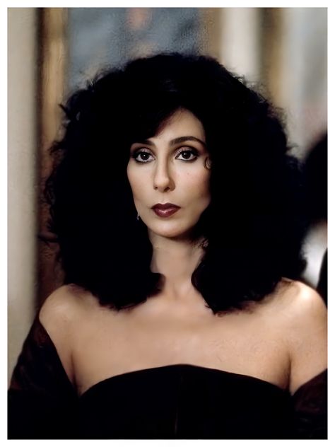 1987 - Cher (Moonstruck) Cher Oscars, Cher Makeup 70s, Cher 70s Makeup, Loretta Castorini, Moonstruck 1987, Cher Moonstruck, Cher Makeup, Cher 80s, Cher Hair