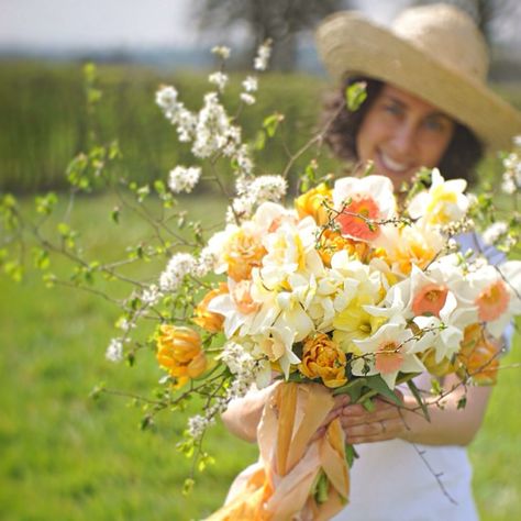 Daffodils Wedding Bouquet, Wedding Flowers Daffodils, Daffodil Bouquet Wedding, Daffodil Bridal Bouquet, Spring Flowers Bouquet Tulip, Bouquet With Daffodils, Tulip And Daffodil Bouquet, Narcissus Bouquet, Daffodil Bouquet Wedding Spring Flowers