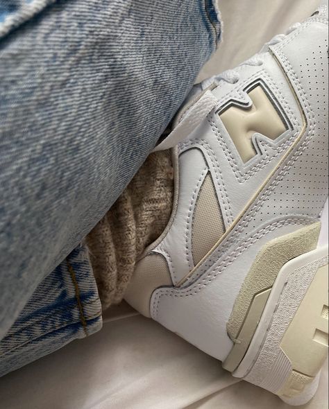 Nb 550, Comfy Sneakers, Balance 550, White Shoe, White Shoes Sneakers, Balance Sneakers, Silver Birch, Streetwear Aesthetic, New Balance Sneakers