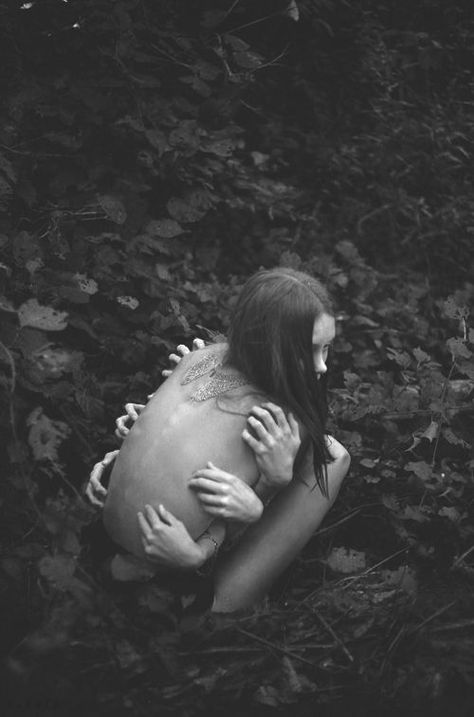 Whimsical Photography, Creepy Photography, Horror Photography, Dark Visions, Horror Photos, Creepy Photos, Halloween Photography, Theme Nature, Bizarre Art