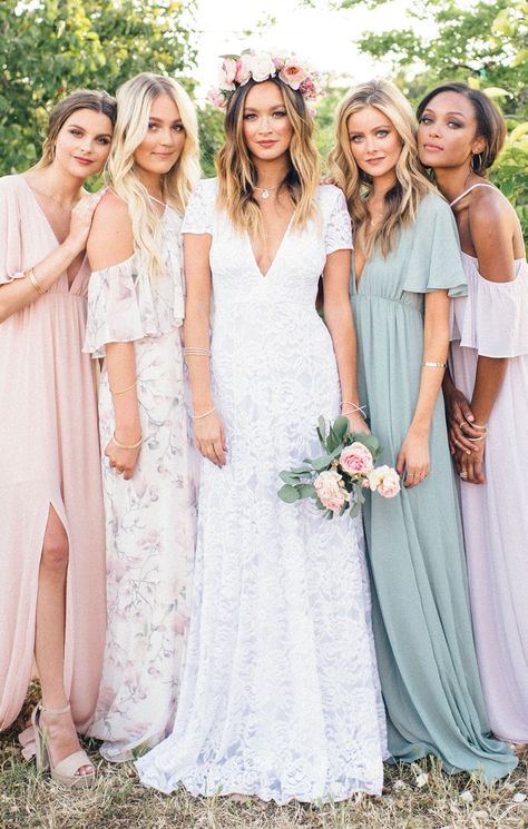 Big Tree Wedding, Casual Bridesmaid, Casual Beach Wedding Dress, Casual Bridesmaid Dresses, Mumu Bridesmaid Dresses, Casual Beach Wedding, Mumu Wedding, Beach Wedding Bridesmaids, Stunning Bridesmaid Dresses