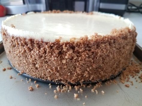 I saw this on a Food Network dessert special and decided to try it. Surprisingly easy to make and beyond delicious!! Tyler Florence Ultimate Cheesecake, Tyler Florence Cheesecake, Tyler Florence Recipes, Ultimate Cheesecake, Tyler Florence, Blueberry Topping, Easy Cheesecake Recipes, Special Desserts, Graham Crackers