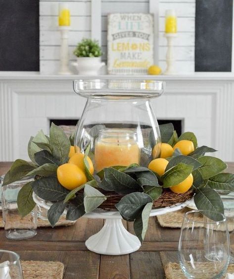 Farmhouse Summer Decor, Diy Summer Decor, Decoration Buffet, Tafel Decor, Farmhouse Side Table, Summer Mantle Decor, Decorating Home, Geek Decor, Simple Summer