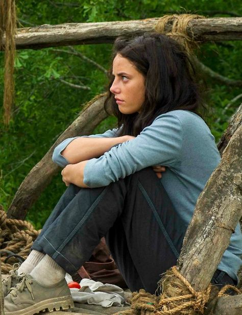 Kaya sat alone in the woods. She hadn't told anyone she could talk to animals but anyways, she didn't see you in her area. (Open Rp) Teresa Agnes, Carina Smyth, Maze Runner Characters, Inspiring Posters, Gossip Girl Fashion Blair, Maze Runner The Scorch, Reward Charts, Effy Stonem, Maze Runner Cast