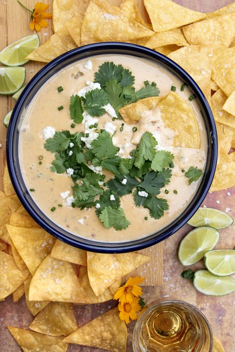 Easy 5 Ingredient White Queso Dip (Crockpot Friendly) - The Hearty Life White Queso Dip Crockpot, Crockpot White Queso Dip, Crockpot White Queso, Queso Crockpot, Crockpot Queso Recipe, Crockpot Gluten Free, Queso Dip Crockpot, Dip Crockpot, White Queso Dip