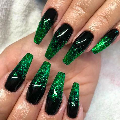 Black With Green Sparkle Nails, Black And Jade Nails, Dark Green Nails Glitter, Black And Green Stiletto Nails, Green And Black Ombre Nails, Petrol Blue Nails, Green Winter Nail Designs, Dark Green Sparkly Nails, Black And Green Nails Acrylic