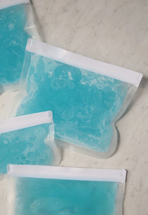 Learn how to make a homemade gel ice pack. With just 2 ingredients and some bags, you can make these DIY ice packs in minutes! Homemade Ice Packs With Alcohol, Homemade Ice Pack Gel, Diy Ice Packs, Homemade Ice Pack, Diy Ice Pack, Craft Ideas Simple, Gel Ice Packs, Stem Ideas, Ice Packs