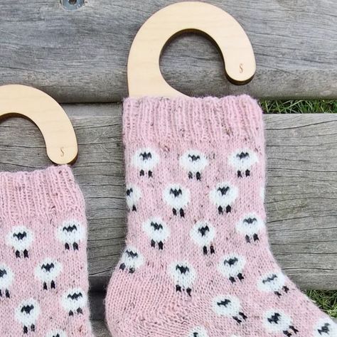 Sheep Socks Knitting Pattern, Cute Knit Socks, Socks Pattern, Socks Knitting Pattern Free, Sock Patterns Knitting Free, Knitted Socks Pattern, Cat Socks Pattern, Knit Socks, Knitted Socks