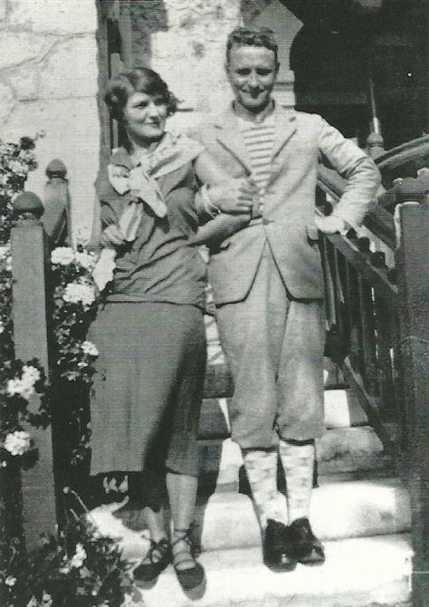 F. Scott Fitzgerald ("The Great Gatsby") and wife Zelda in the Antibes, 1926. Scott And Zelda Fitzgerald, Lost Generation, Zelda Fitzgerald, Juan Les Pins, Louise Brooks, F Scott Fitzgerald, Beyonce And Jay Z, Beyonce And Jay, Writers And Poets