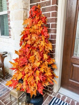 Fall Tree Decorations Decorating Ideas, Fall Topiary Diy, Porch Topiary, Fall Garland Diy, Fall Topiary, Fall Diy Crafts, Fall Tree Decorations, Christmas Tree Topiary, Fall Topiaries