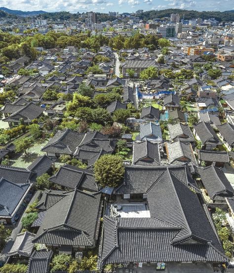 Many Hanok rooftops in Hanok village, Jeonju, South Korea 🇰🇷 Jeonju South Korea, Traditional Korean House, Hanok Village, Traditional Korean, Rooftops, South Korea, Architecture, Quick Saves