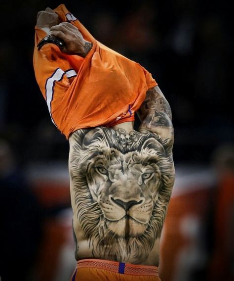 Memphis Depay Tattoo, Depay Memphis, Lion Head Tattoos, Memphis Depay, Memphis Tigers, Geniale Tattoos, Boxer Puppy, European Soccer, World Tattoo