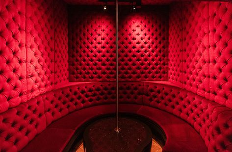 Punk Aesthetic Room, Vampire Queen Aesthetic, Red Room Decor, Dungeon Room, Indie Punk, Red Aesthetic Grunge, Nightclub Design, Queen Aesthetic, Vampire Queen