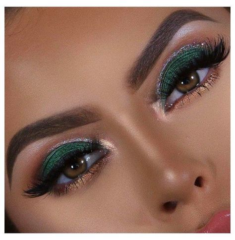 Barristers Ball, Green Eyeshadow Looks, Green Dress Makeup, Christmas Party Makeup, Green Eyeshadow Look, Festive Makeup, Xmas Makeup, Christmas Eyeshadow, Party Eyes