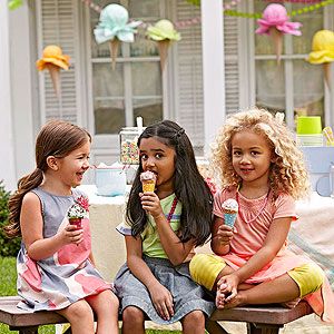 Ice Cream Party Ideas via Parents Magazine. (I did the crafts for this article!!) Ice Cream Shop Party, Ice Cream Sundae Party, Sundae Party, Cheap Birthday Party, National Icecream Day, Ice Cream Party Theme, Girl Party Ideas, Cookie Ice Cream, Ice Cream Birthday Party