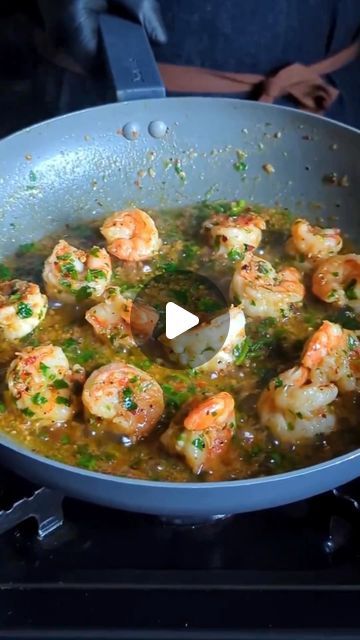 Butter Prawns, Butter Prawn, Fish Dinner Recipes, Garlic Prawns, Prawn Recipes, Lemon Pasta, Fish Dinner, Seafood Dinner, Chilli Flakes