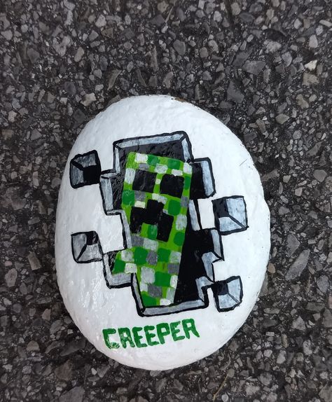 Minecraft Rock Painting Ideas, Minecraft Rock Painting, Minecraft Painted Rocks, Grandkid Crafts, Painting Canvas Crafts, Painting Minecraft, Chicken Scratch Embroidery, Plastic Bottle Flowers, Halloween Rocks