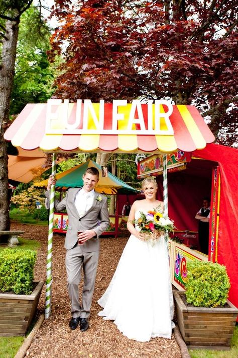 Love this canopy idea for a funfair wedding, but I'd make the fun fair font more traditional ;) Funfair Wedding, Vintage Funfair, Fun Wedding Entertainment, Entrance Idea, Wedding Entertainment Ideas, Backyard Carnival, Circus Wedding, Fair Rides, Staff Party