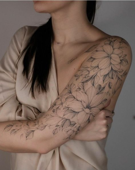 Feminine Arm Tattoos, Feminine Shoulder Tattoos, Front Shoulder Tattoos, Shoulder Sleeve Tattoos, Arm Sleeve Tattoos For Women, Floral Tattoo Shoulder, Feminine Tattoo Sleeves, Tattoos For Women Half Sleeve, More Feminine