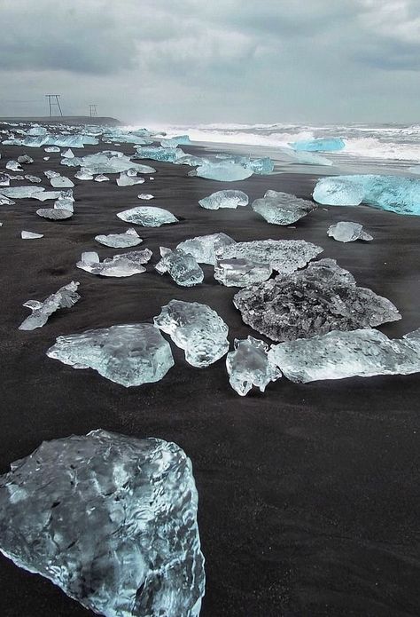 Jokulsarlon’s Diamond Beach - glacial lagoon near Vatnajokill National Park Iceland Photography Landscapes, Iceland Wallpaper, Diamond Beach Iceland, Iceland Travel Photography, Iceland Hotels, Iceland Nature, Gullfoss Waterfall, Iceland Winter, Iceland Vacation