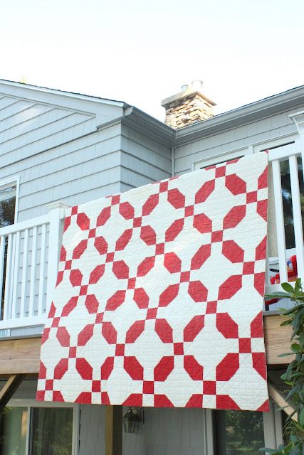 Antique quilts | Diary of a Quilter - a quilt blog Snowball Quilts, Diary Of A Quilter, Lattice Quilt, Antique Pattern, Two Color Quilts, Red And White Quilts, Amish Quilts, Red Quilts, Old Quilts