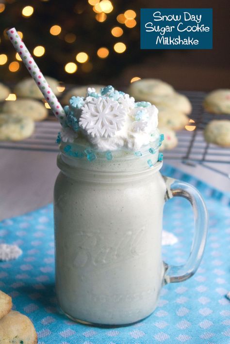 Cookie Milkshake Recipe, Cookie Milkshake, Milkshake Recipe Easy, Peppermint Hot Chocolate, Drink Recipes Nonalcoholic, Nice Recipes, Sprinkle Cookies, Milkshake Recipes, Vanilla Cookies