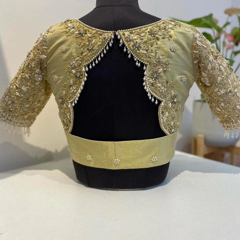 Blouse Back And Front Neck Designs, Trending Blouse Design 2024 Fashion, Gold Aari Work Blouse, Green Work Blouse Designs, Latest Blouse Work Designs, Green Colour Blouse Designs, Back Neck Models, Blouse Front Neck Designs Latest, Bridal Blouse Back Designs