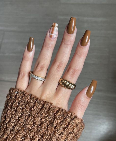 32 Brown Nail Designs You'll Fall in Love With Brown Nail Designs, Thanksgiving Nails Color, Burberry Nails, Plaid Nail Designs, November Nail Designs, Burgundy Nail Designs, Holiday Themed Nails, Gel Polish Nail Designs, Checkered Nails