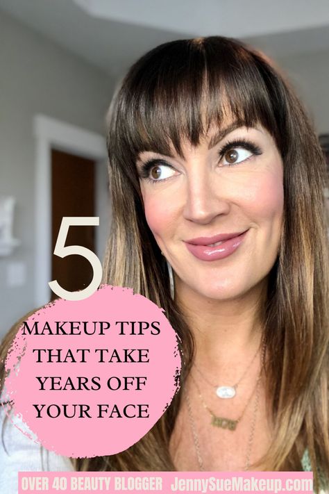 As an over 40 makeup artist, I’ve got a few anti-aging makeup tips up my sleeve. Read wjat they are now! Aging Makeup Tips, Makeup Tutorials For Over 40, Eye Makeup In Your 30s Make Up, Makeup Looks 40s, Make Up Tips Over 40, Makeup Age 40, Anti Aging Makeup Look Younger, Makeup Routine 40 Year Old, Applying Makeup Over 40