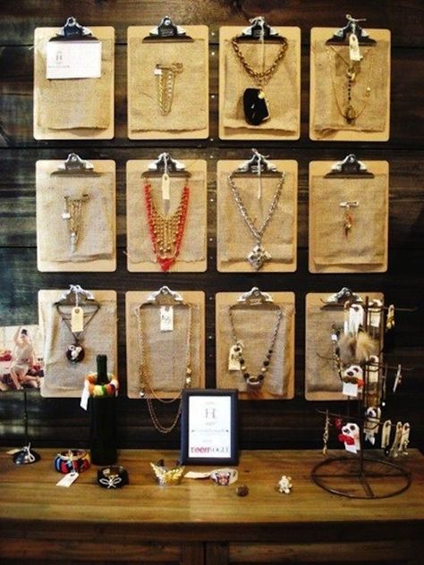 Clipboards are a stylish, artful way to display your coolest statement necklaces. | 53 Seriously Life-Changing Clothing Organization Tips Clever Closet, Necklace Displays, Renzo Piano, Craft Show Displays, Craft Booth, Booth Display, Craft Show Ideas, Store Displays, Shop Display