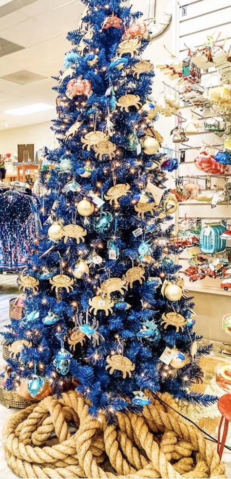 Nautical Themed Christmas Trees, Nautical Tree Topper, Mini Christmas Tree Diy, Beach Christmas Party, Nautical Christmas Tree, Ocean Christmas, Themed Trees, Shark Christmas, Beach Christmas Trees