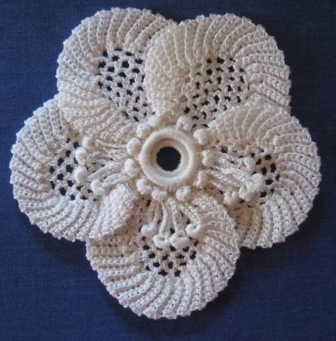 Irish crochet - flower Írska Čipka, Irish Crochet Flowers, Crochet Puff Flower, Russian Crochet, Irish Crochet Motifs, Bobin Dantel, Irish Crochet Patterns, شال كروشيه, Irish Lace Crochet