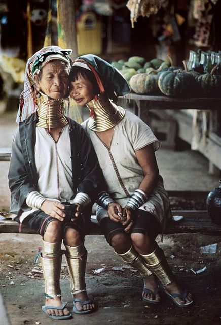 Neck Rings, Steve Mc, Steve Mccurry, Burma Myanmar, Northern Thailand, Anatomy Drawing, People Of The World, World Cultures, Minsk