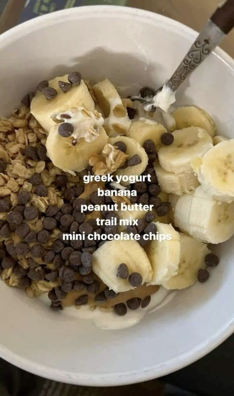 Healthy Snacks To Eat Throughout The Day, Healthy At Home Snacks, Granola Bowl Ideas, College Kid Meals, What To Eat In A Day, Healthy Snack Ideas Easy, College Breakfast Ideas, Kid Meal Ideas, Easy College Recipes