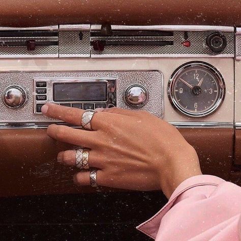 Playlist Cover Photo Asthetic, Rap Playlist, Name Covers, Music Cover Photos, Playlist Covers Photos, Playlist Names Ideas, Summer Playlist, Sea Wallpaper, Oldies Music