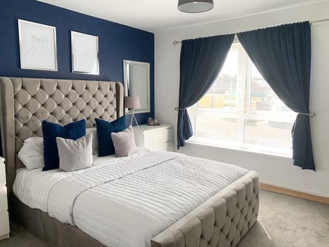 Sapphire salute bedroom Sapphire Salute Bedroom, Dark Navy Bedroom, Royal Blue Bedroom, Sapphire Salute, Grey And Silver Bedroom, Black And Silver Bedroom, Palette Bed, Grey And White Room, Royal Blue Bedrooms